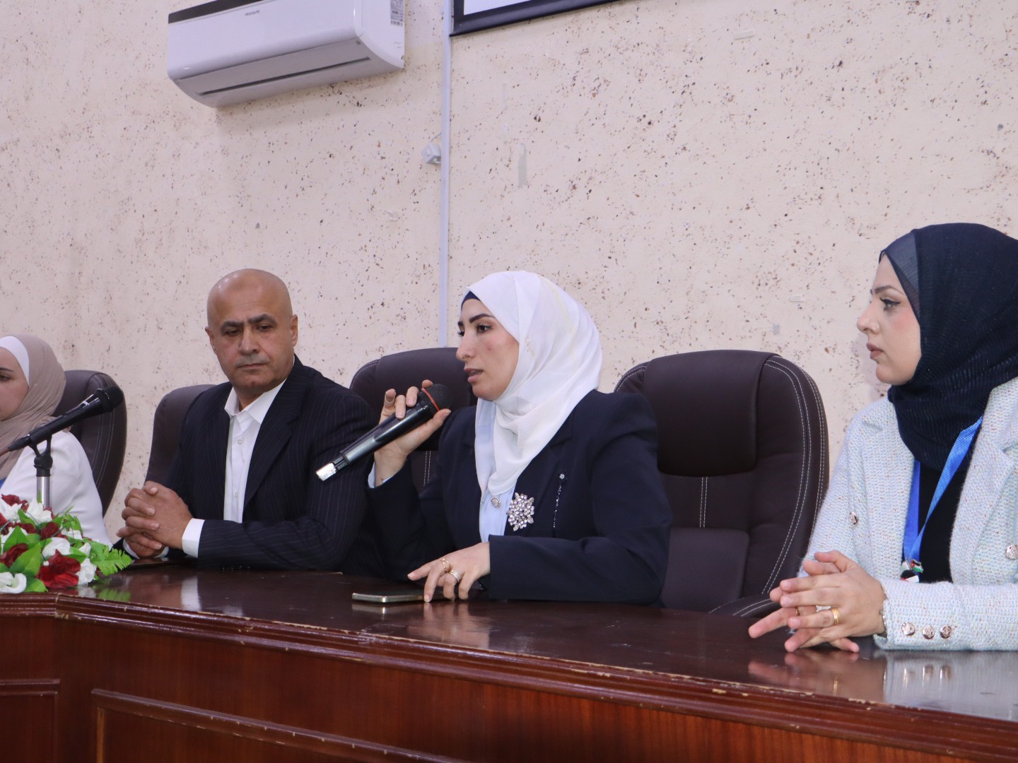 7-ورشة اشعاعات.jpg